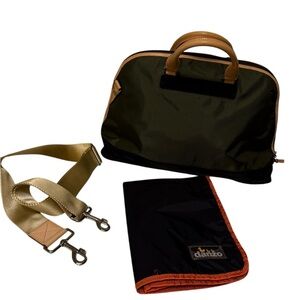Danzo Retro Diaper Or Travel Bag Pockets W/ Labels Changing Mat
Adjustable Strap